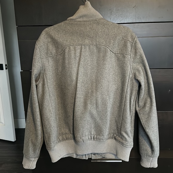 Guess jacket. - Picture 2 of 3